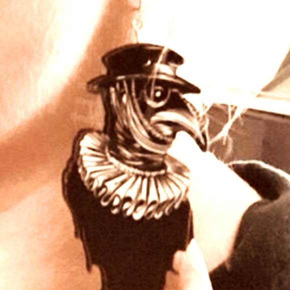 Medico Della Peste~ Plague Doctor Bird Beak Venetian Masquerade Gas Mask Earring - Picture 11 of 13